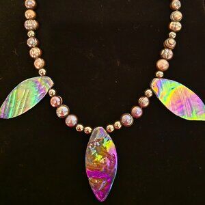 Very Unique - Grey Mother of Pearl Necklace with Hematite